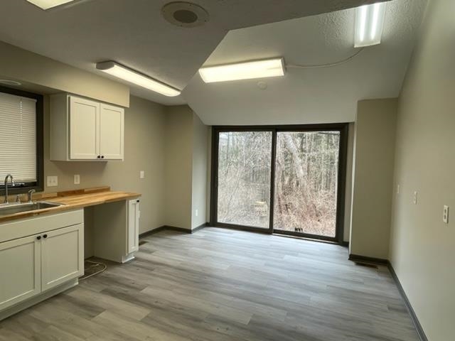 3809 Lansing Road Perry, MI 48872 - Photo 4 of 14 50081966-3.JPG