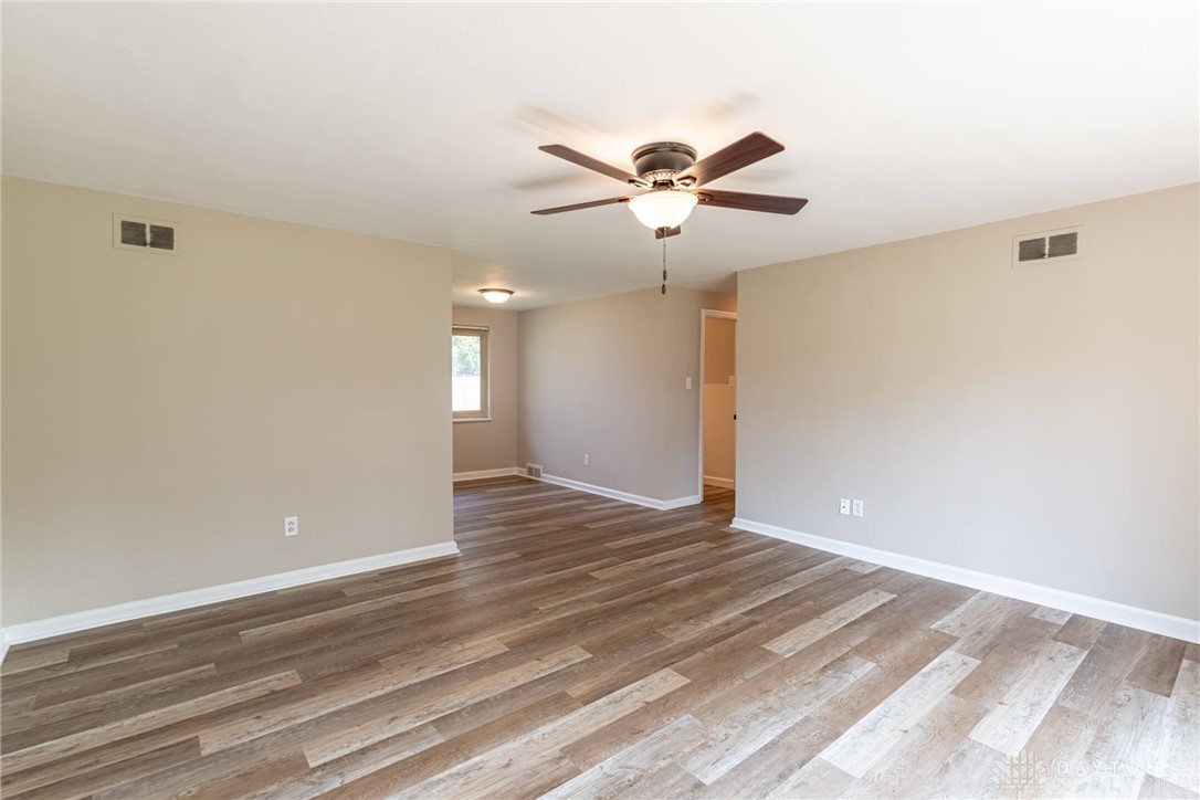 937 East Stroop Road Dayton, OH 45429 - Photo 3 of 20