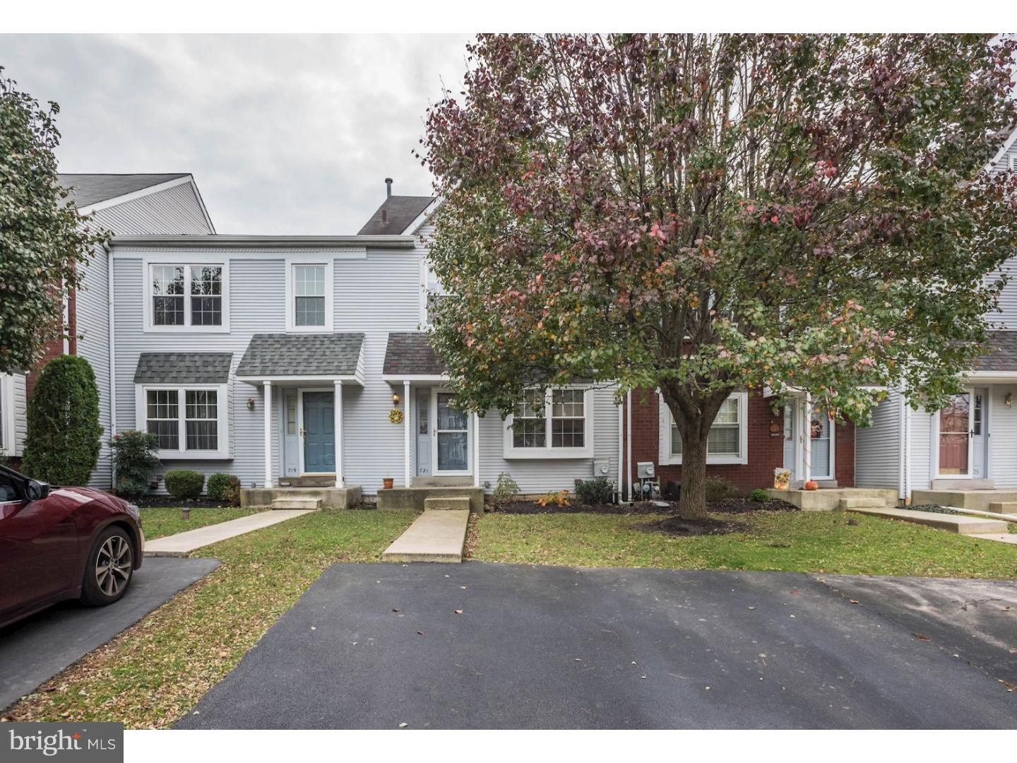 721 Ricks Circle Brookhaven, PA 19015 - Photo 2 of 19 Gallery Image 2
