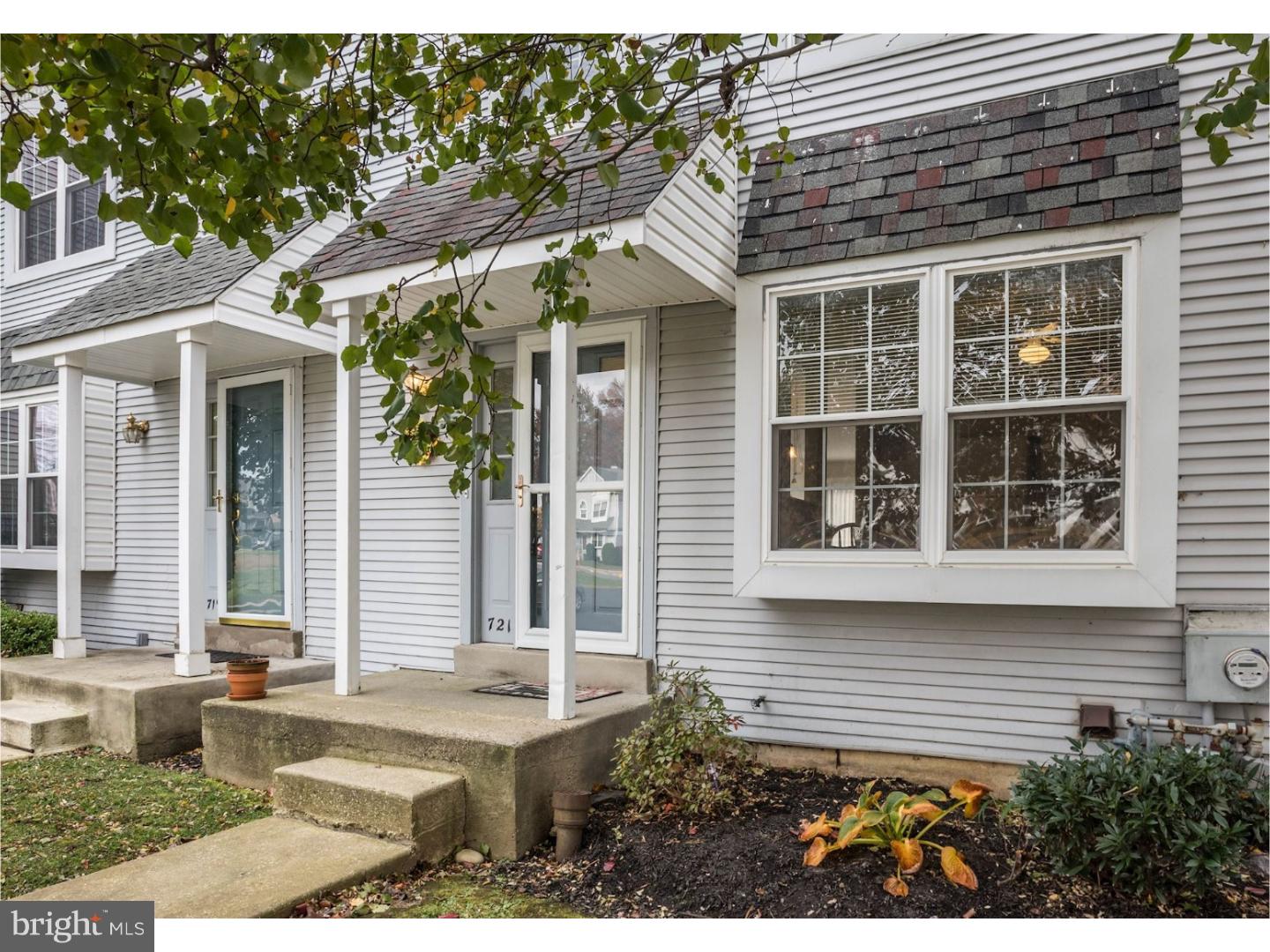 721 Ricks Circle Brookhaven, PA 19015 - Photo 3 of 19 Gallery Image 3