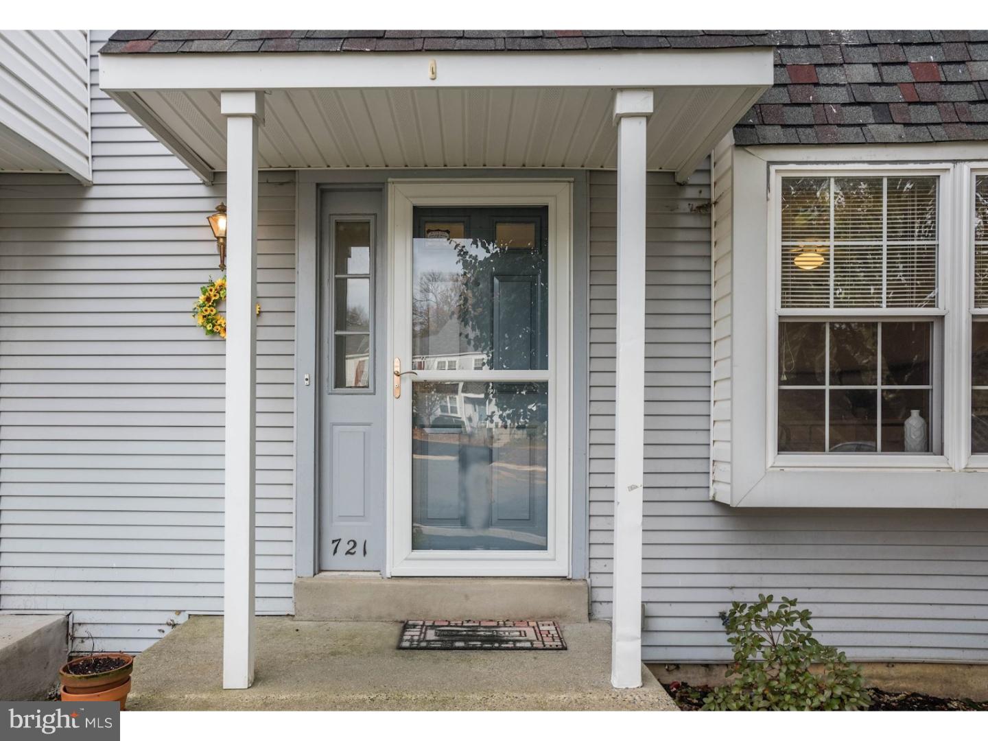 721 Ricks Circle Brookhaven, PA 19015 - Photo 4 of 19 Gallery Image 4
