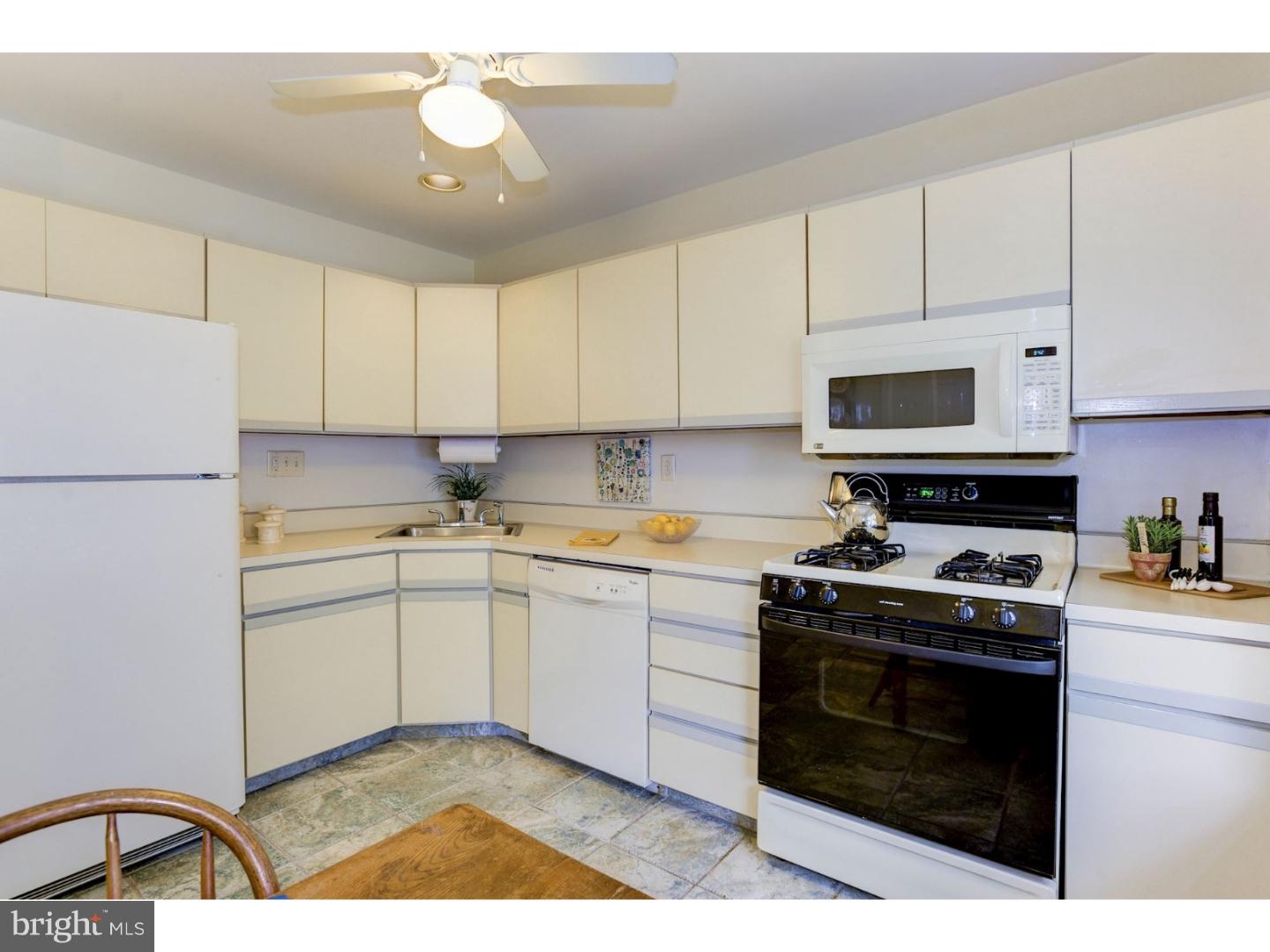 721 Ricks Circle Brookhaven, PA 19015 - Photo 6 of 19 Gallery Image 6
