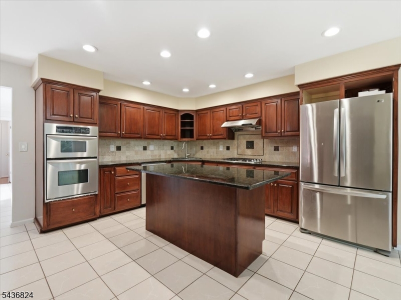 1079 Hoffman Road Bridgewater, NJ 08807 - Photo 17 of 50