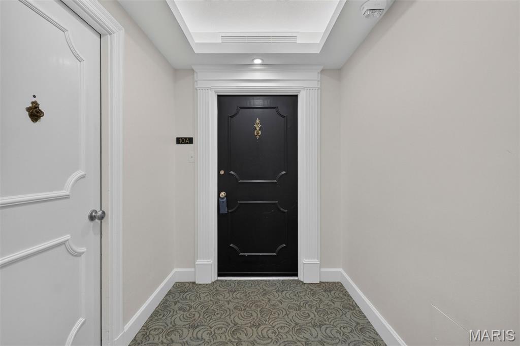 710 South Hanley Road, Unit 10A Clayton, MO 63105 - Photo 4 of 33
