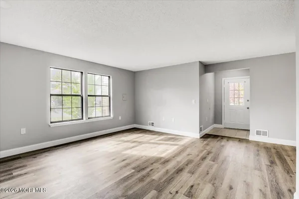 $2,150 | 306 Larkspur Lane, Jackson, NJ 08527