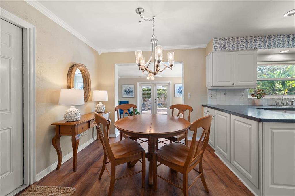 2233 Sunset Circle Largo, FL 33774 - Photo 18 of 46