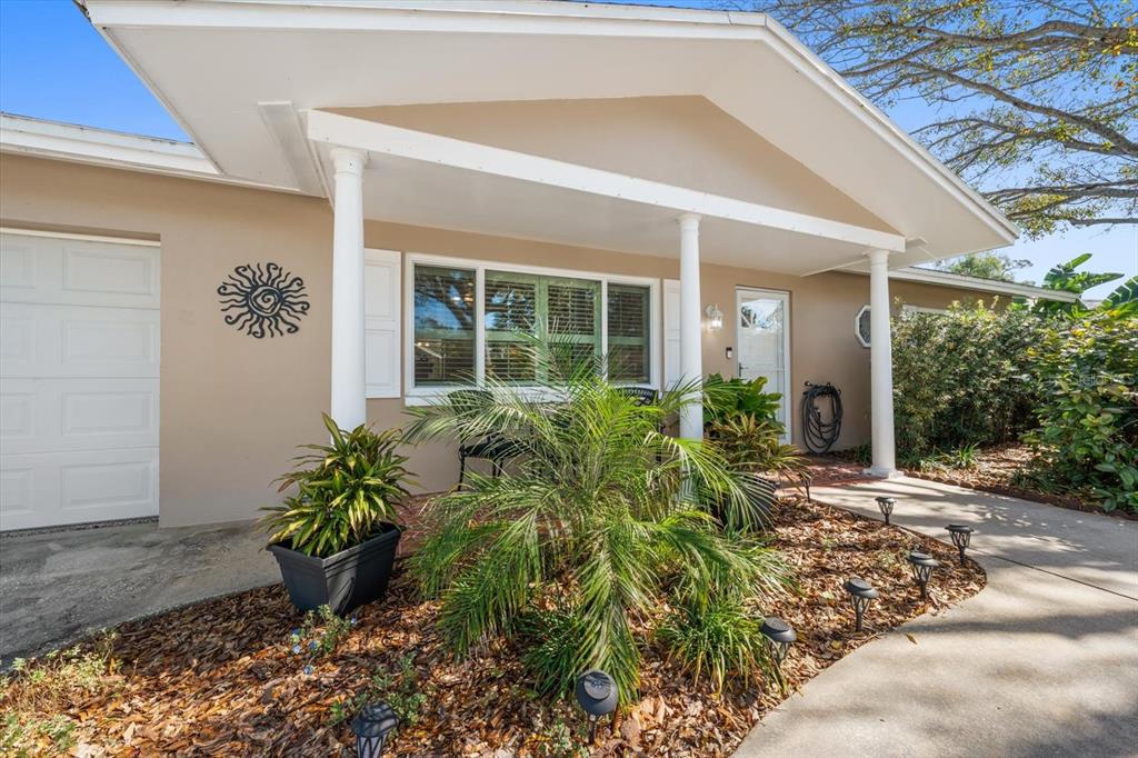 2233 Sunset Circle Largo, FL 33774 - Photo 2 of 46