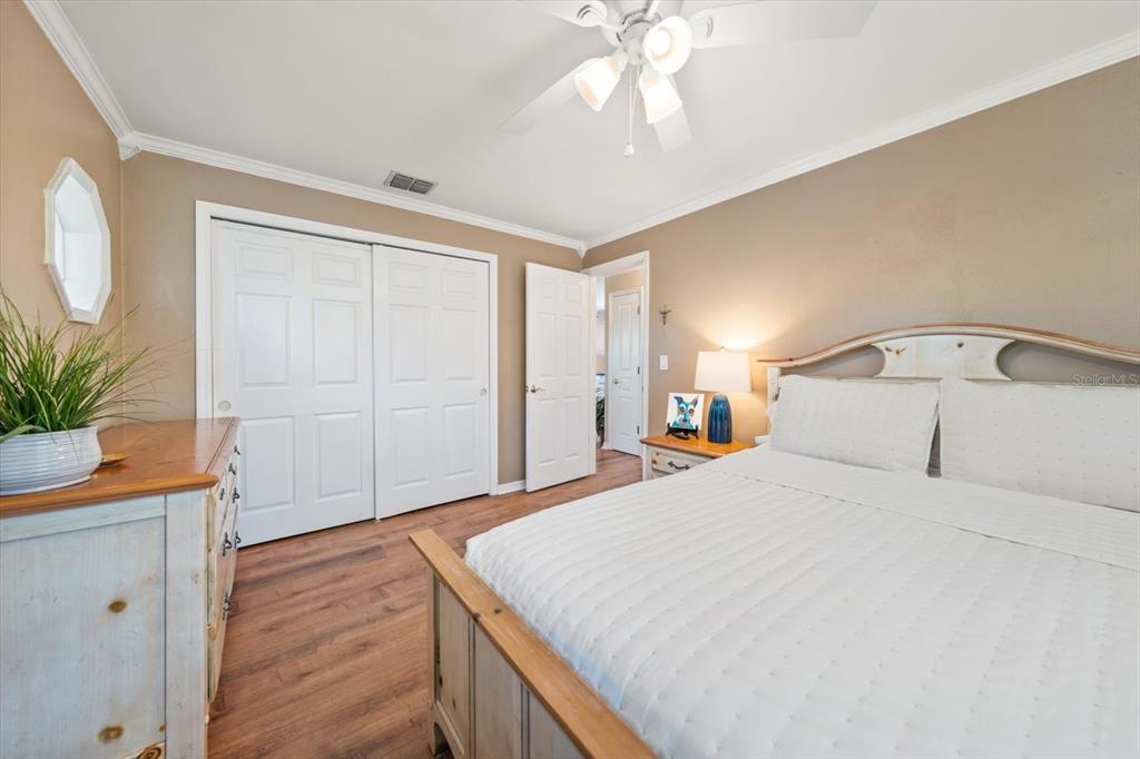 2233 Sunset Circle Largo, FL 33774 - Photo 21 of 46