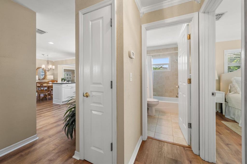 2233 Sunset Circle Largo, FL 33774 - Photo 23 of 46