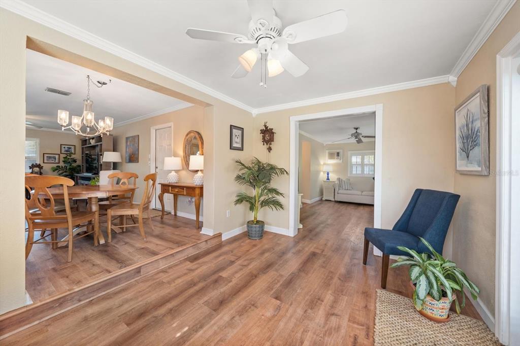 2233 Sunset Circle Largo, FL 33774 - Photo 25 of 46