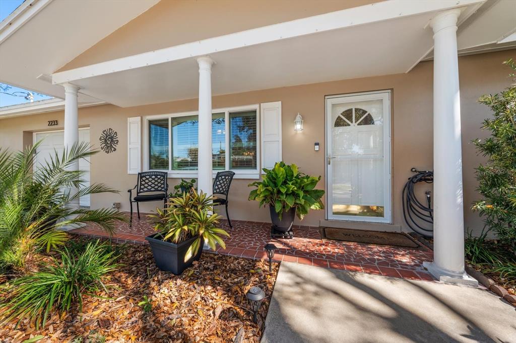 2233 Sunset Circle Largo, FL 33774 - Photo 3 of 46