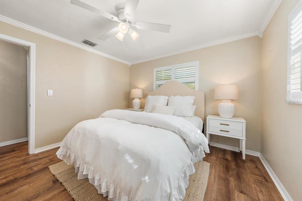 2233 Sunset Circle Largo, FL 33774 - Photo 33 of 46
