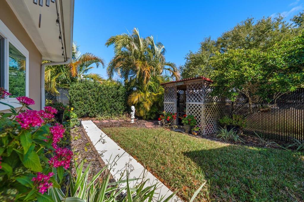 2233 Sunset Circle Largo, FL 33774 - Photo 40 of 46