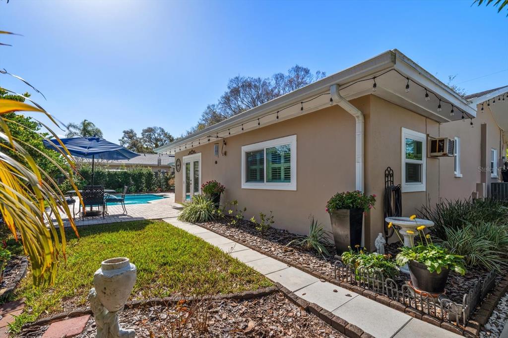 2233 Sunset Circle Largo, FL 33774 - Photo 41 of 46