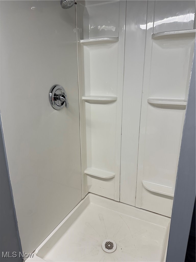 2809 Ralph Avenue Cleveland, OH 44109 - Photo 26 of 35 Bathroom shower in basement