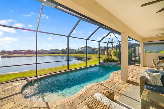 $830,000 | 436 Chantilly Trail, Bradenton, FL 34212