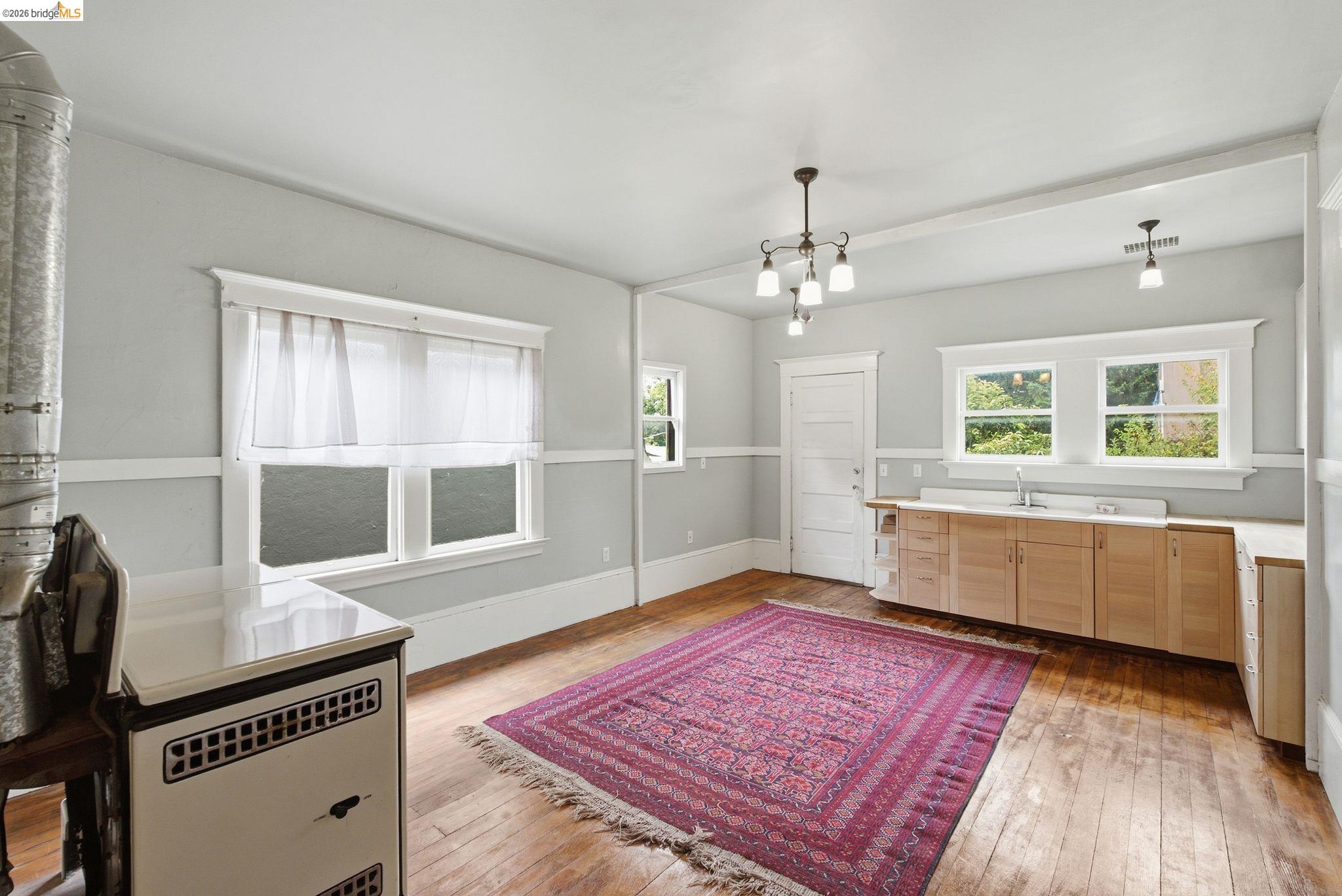 2204 Tenth Street Berkeley, CA 94710 - Photo 12 of 38 Gallery Image 12