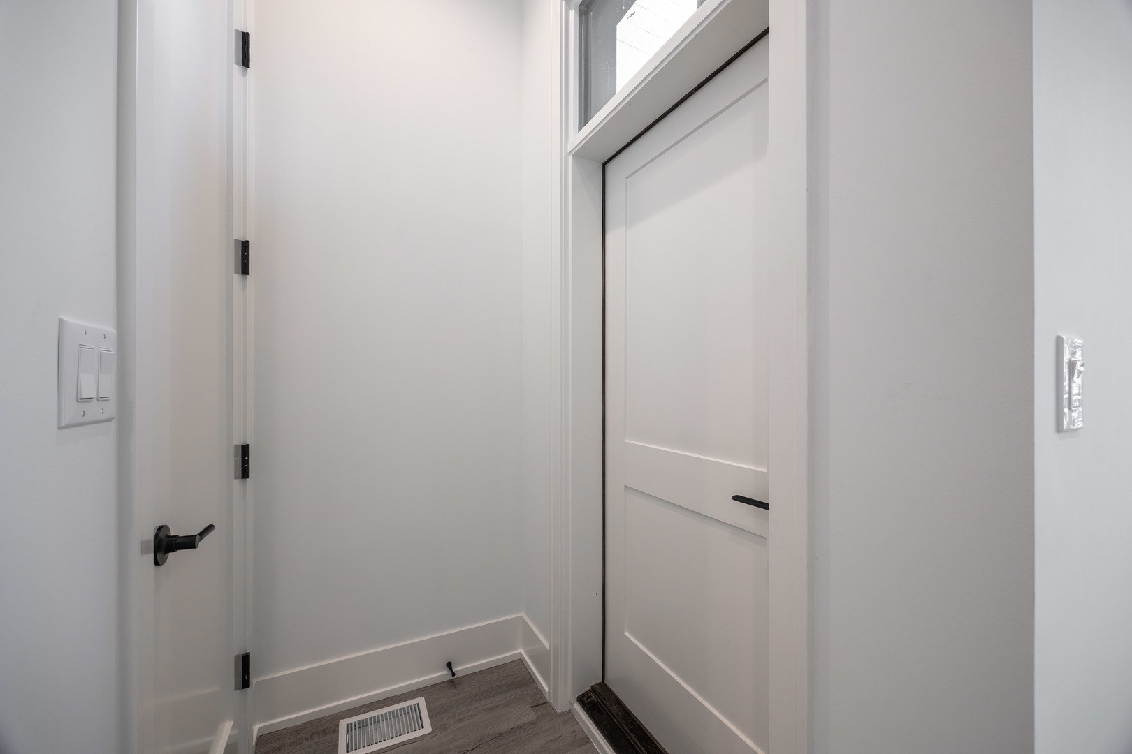 1814 West Thomas Street, Unit 1R Chicago, IL 60622 - Photo 15 of 26 a view of small space