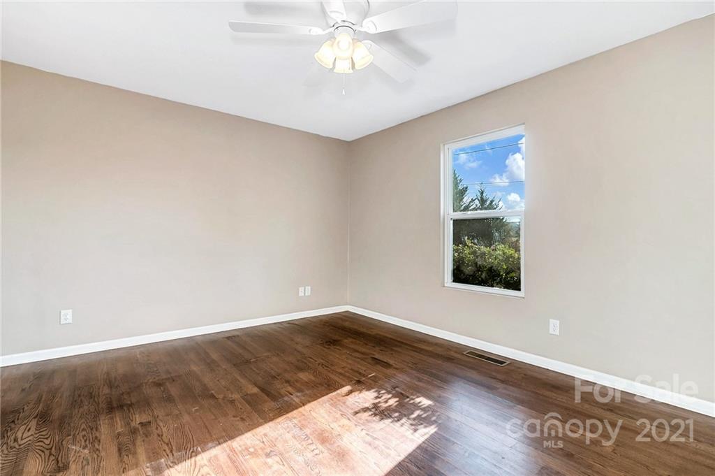95 Rutherford Road Candler, NC 28715 - Photo 21 of 48 Gallery Image 21