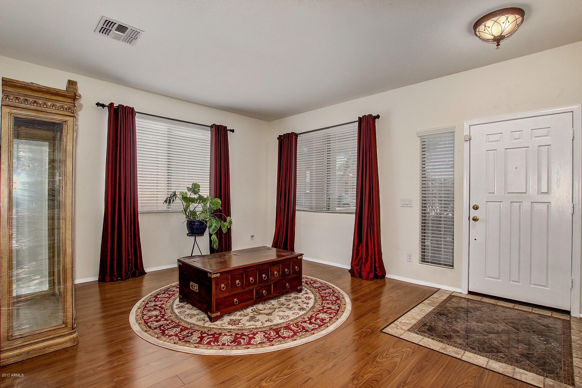 2234 West Peak View Road Phoenix, AZ 85085 - Photo 40 of 47 Living room