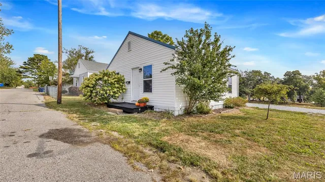 $180,000 | 404 Howard Drive, Wentzville, MO 63385