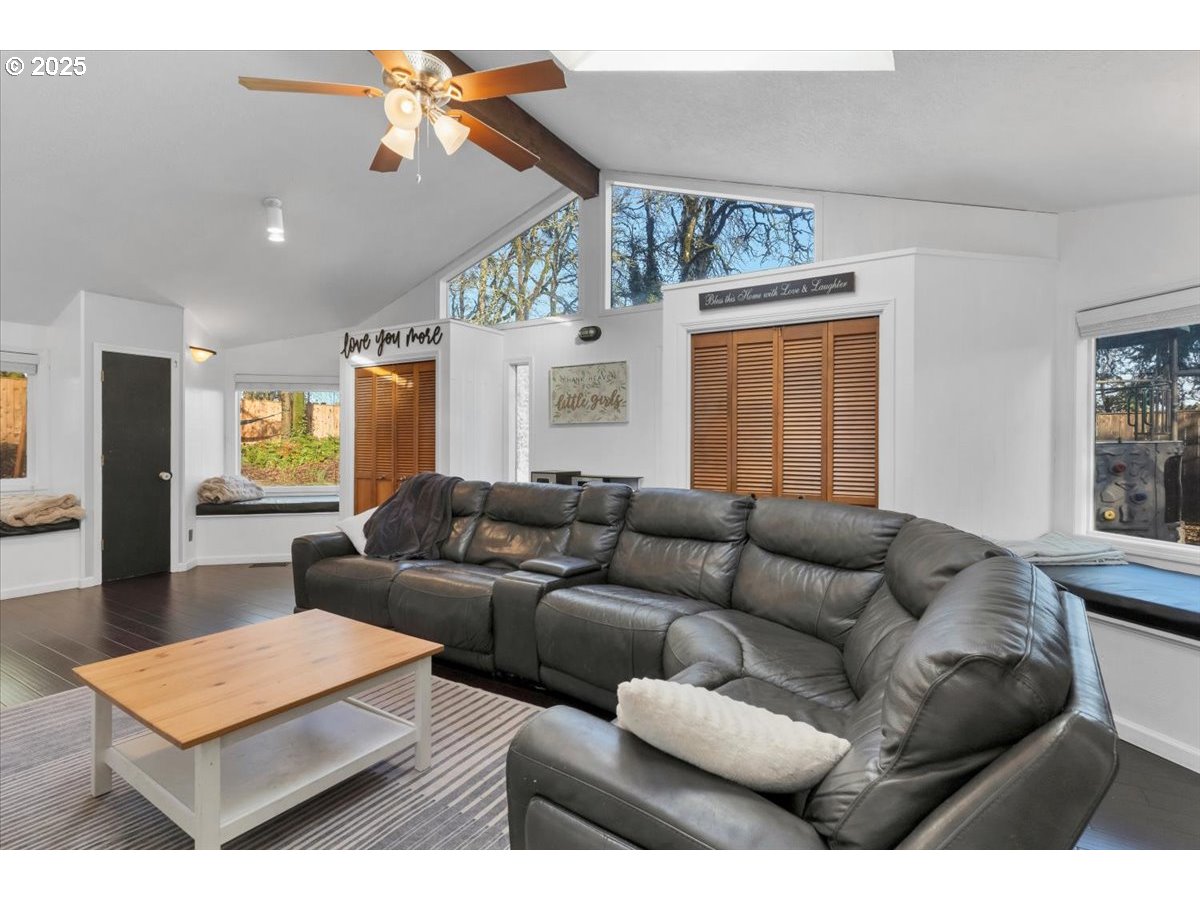 1855 Pilgrim Street Southeast Salem, OR 97302 - Photo 23 of 48 a living room with furniture and a window
