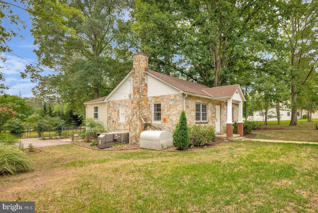 $365,000 | 18408 Indian Head Highway, Accokeek, MD 20607