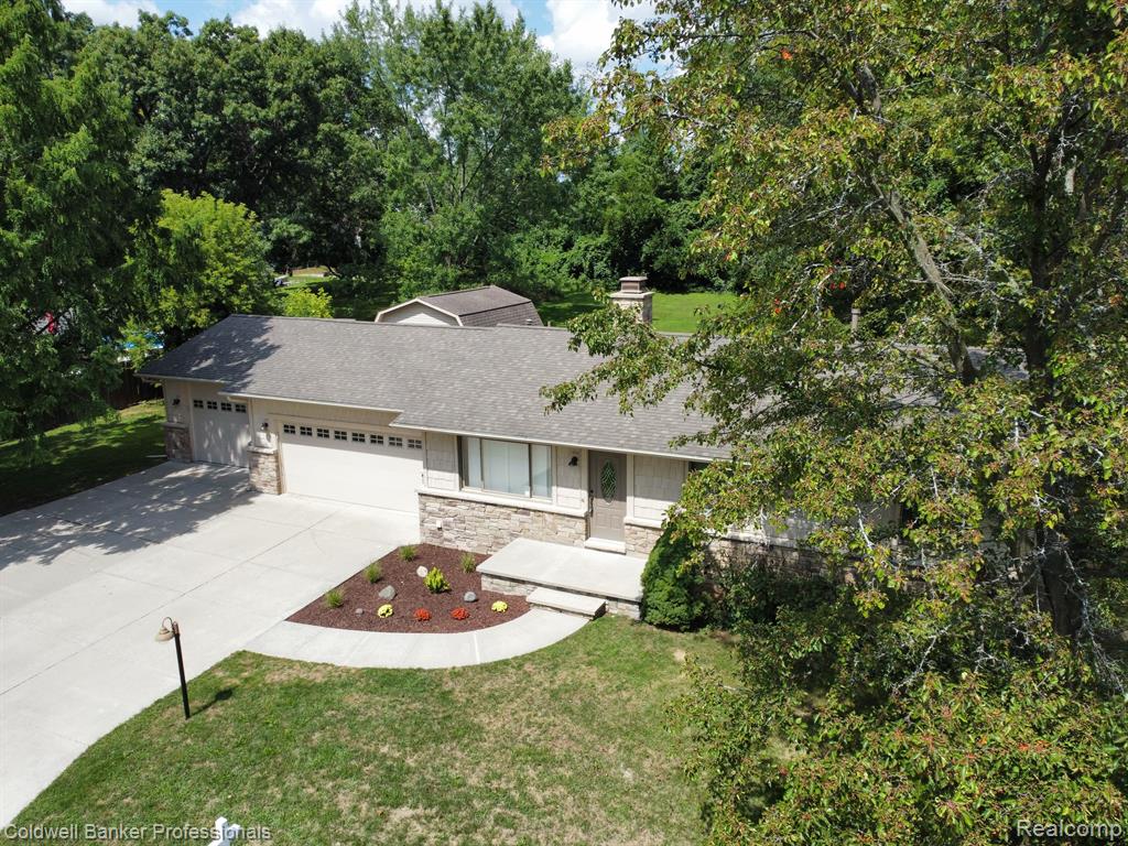 3460 Woodcrest Road Rochester Hills, MI 48309 - Photo 3 of 22