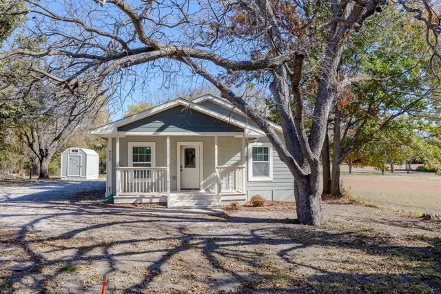 $1,695 | 9910 Dalrock Road, Rowlett, TX 75089