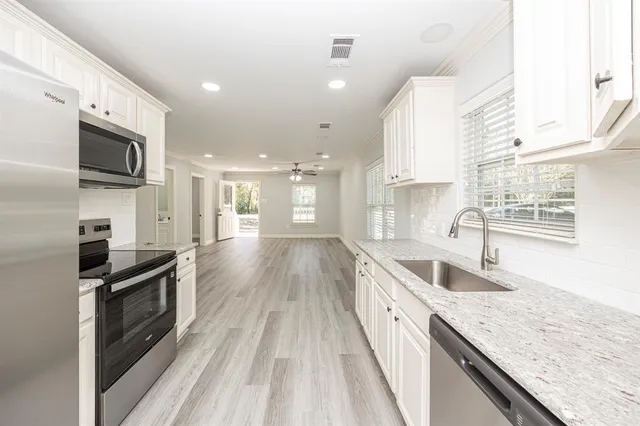 $1,695 | 9910 Dalrock Road, Rowlett, TX 75089