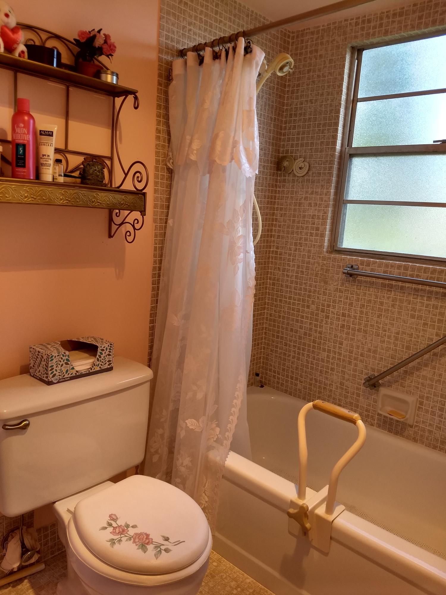 1042 Rexford Drive, Unit 1042 Boca Raton, FL 33434 - Photo 13 of 17 master combined shower tub