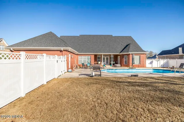 a view of backyard of house