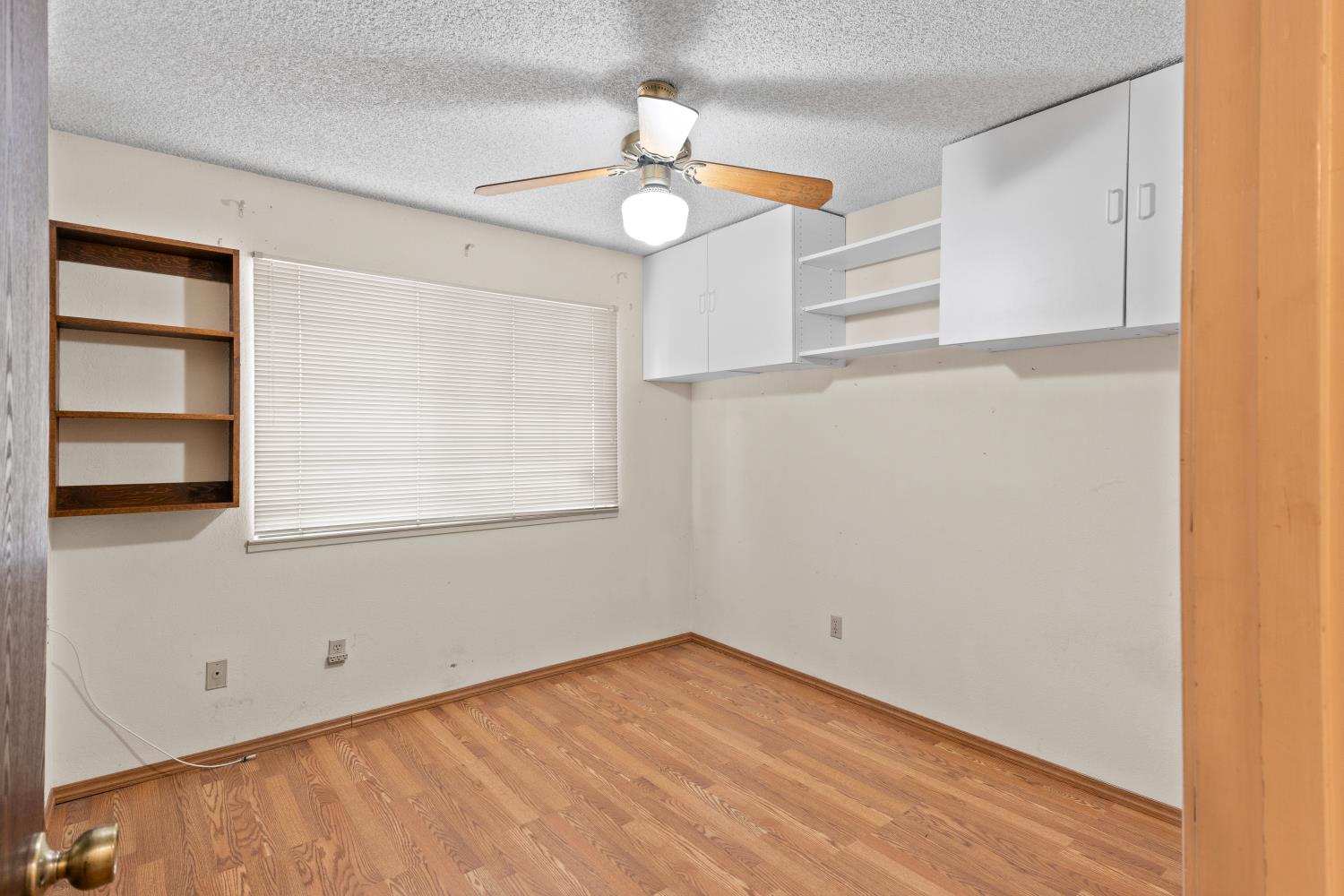 986 Pebble Way Manteca, CA 95336 - Photo 24 of 42 Bedroom 2