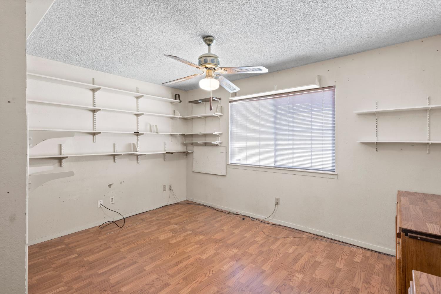 986 Pebble Way Manteca, CA 95336 - Photo 26 of 42 Bedroom 3