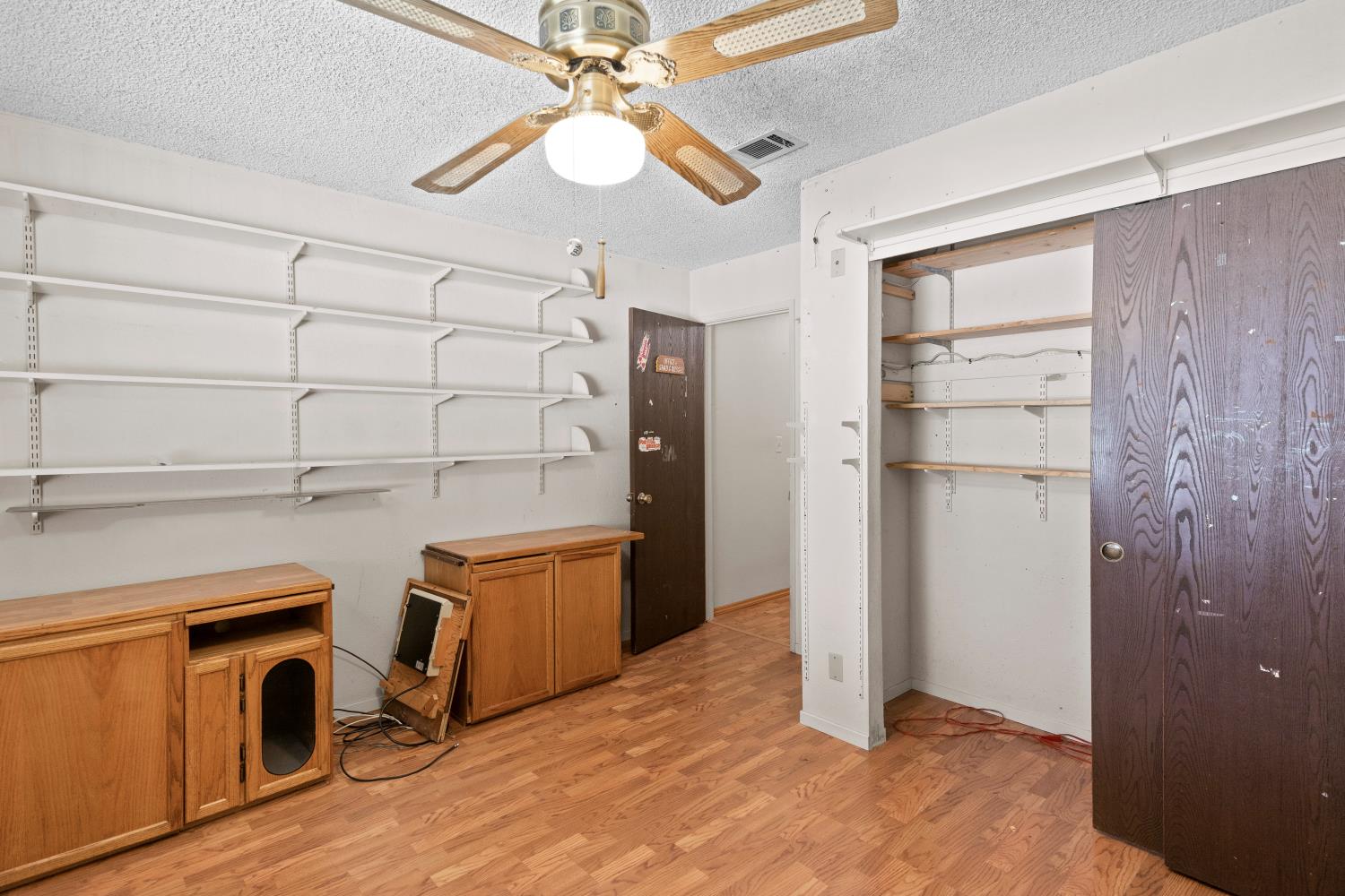 986 Pebble Way Manteca, CA 95336 - Photo 27 of 42 Bedroom 3