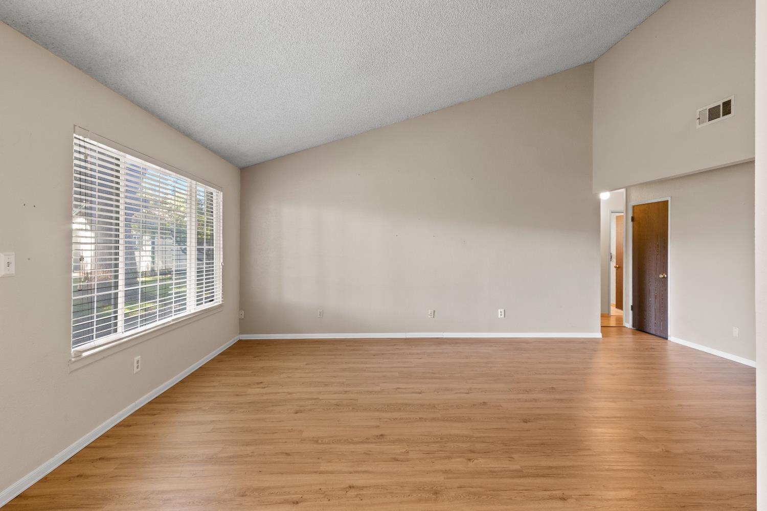 986 Pebble Way Manteca, CA 95336 - Photo 9 of 42