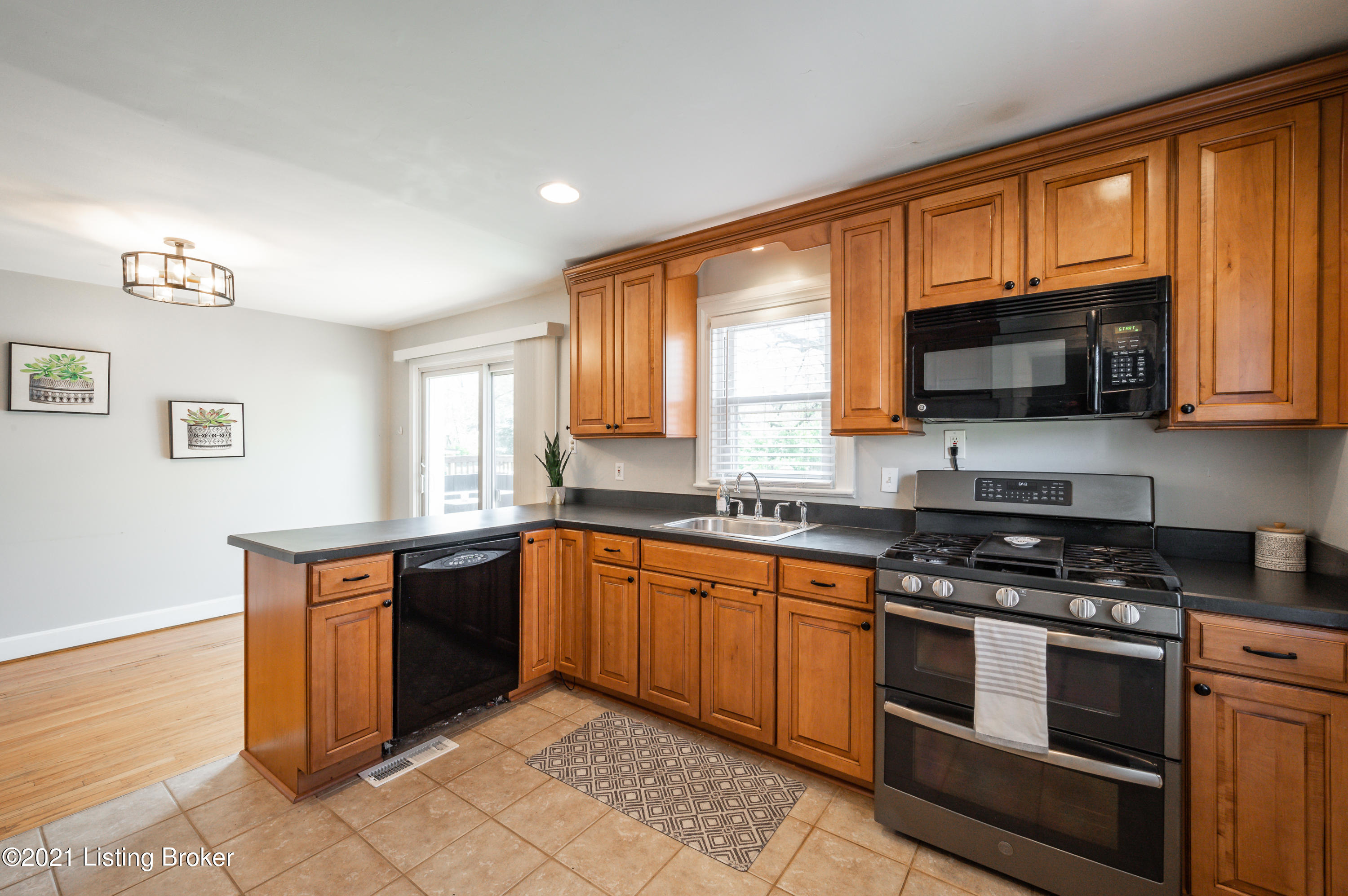 208 Merriman Road Louisville, KY 40207 - Photo 12 of 36 Kitchen