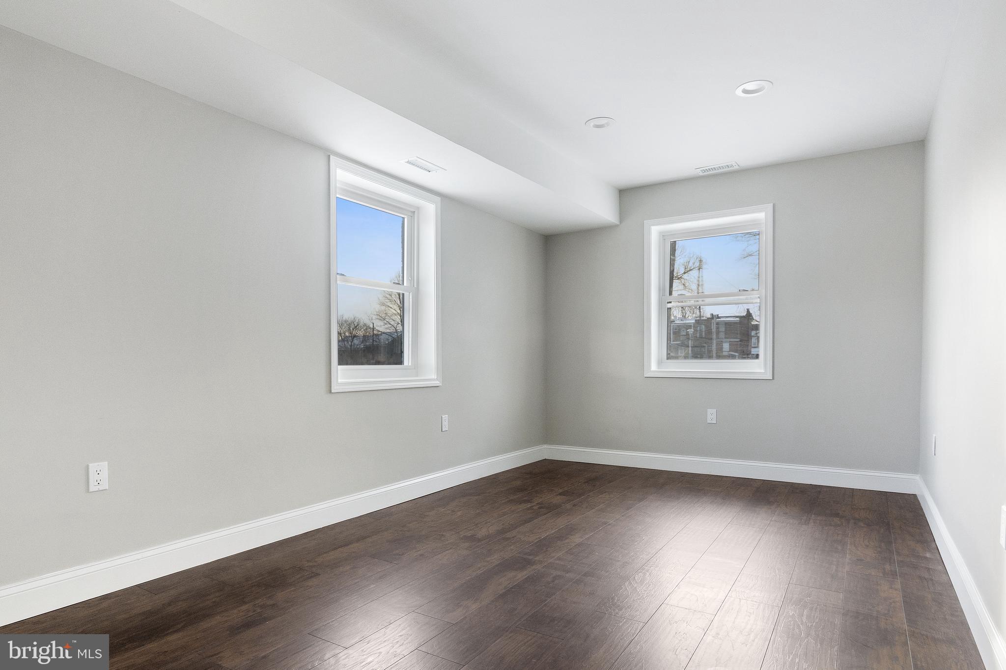 2643 Oswego Avenue Baltimore, MD 21215 - Photo 11 of 33