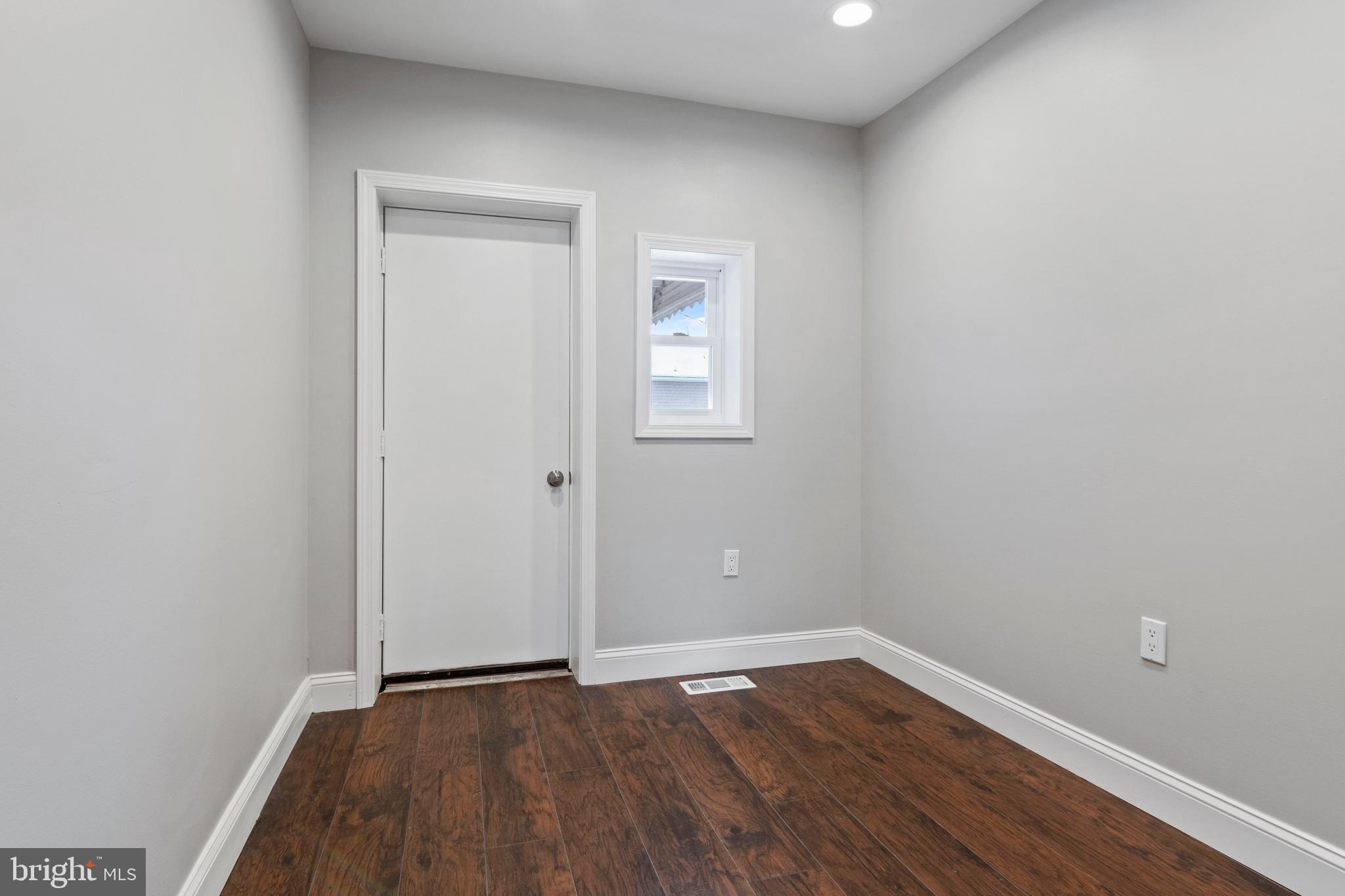 2643 Oswego Avenue Baltimore, MD 21215 - Photo 20 of 33