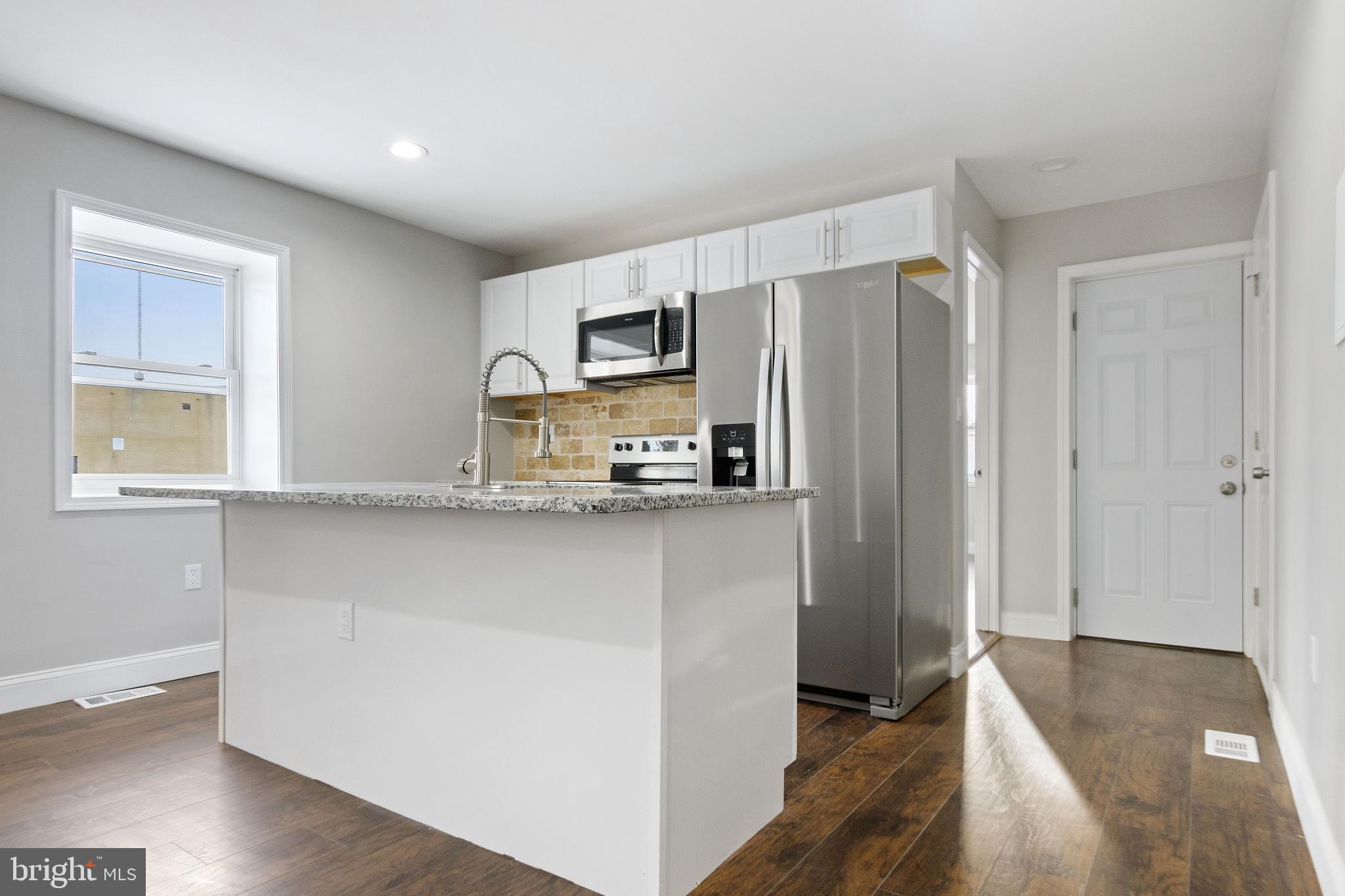 2643 Oswego Avenue Baltimore, MD 21215 - Photo 4 of 33