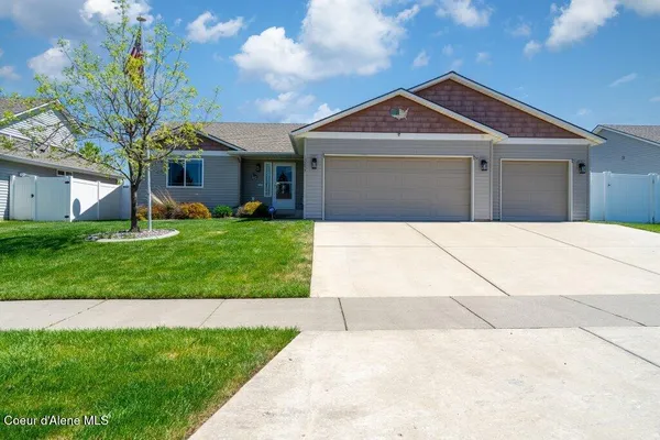 $499,900 | 13255 North Reward Loop, Rathdrum, ID 83858