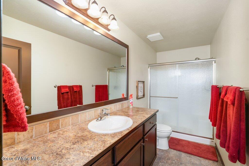 13255 North Reward Loop Rathdrum, ID 83858 - Photo 10 of 28 Master Bath