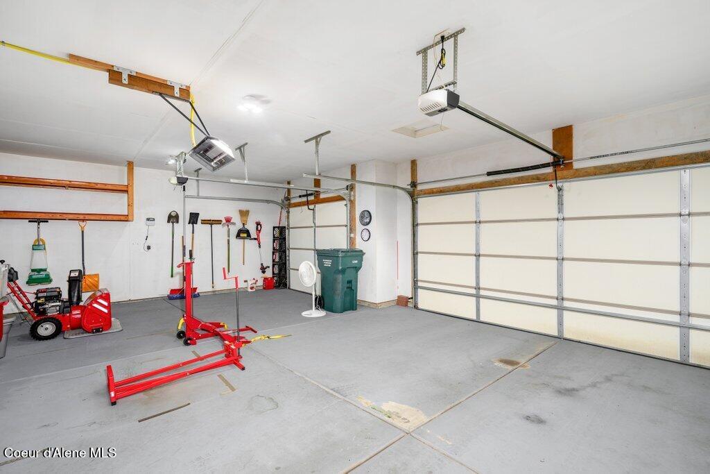 13255 North Reward Loop Rathdrum, ID 83858 - Photo 17 of 28 3 car garage