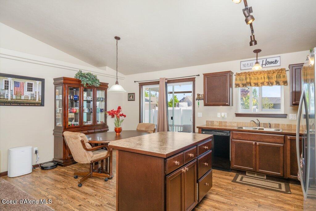 13255 North Reward Loop Rathdrum, ID 83858 - Photo 6 of 28 Kitchen and dining area 2