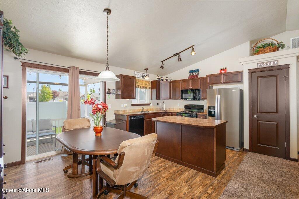 13255 North Reward Loop Rathdrum, ID 83858 - Photo 8 of 28 Kitchen and dining area