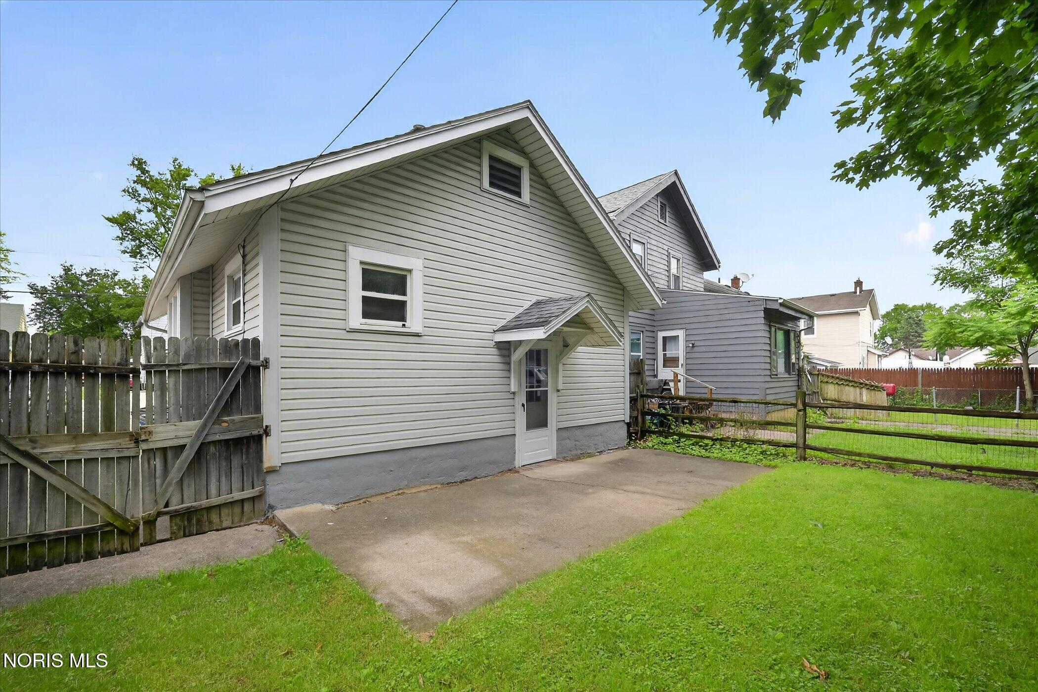 1733 Loxley Road Toledo, OH 43613 - Photo 30 of 32 Gallery Image 30