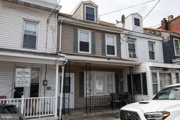$1,400 | 321 North 3rd Street, Pottsville, PA 17901