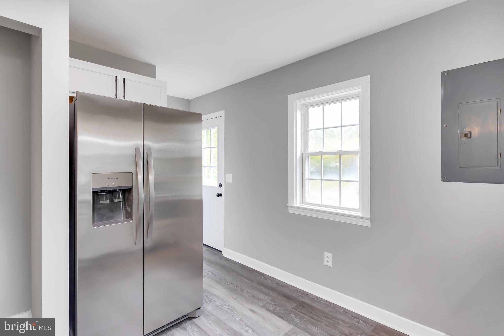 30536 Bennett Road Salisbury, MD 21804 - Photo 10 of 27 Modern kitchen with sleek appliances.