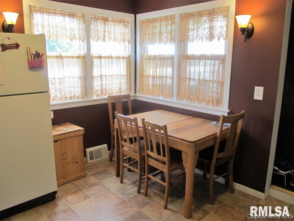 1327 Lincoln Road Monmouth, IL 61462 - Photo 18 of 27 Gallery Image 18