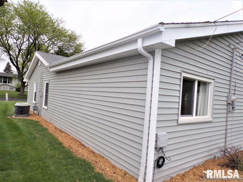 1327 Lincoln Road Monmouth, IL 61462 - Photo 8 of 27 Gallery Image 8
